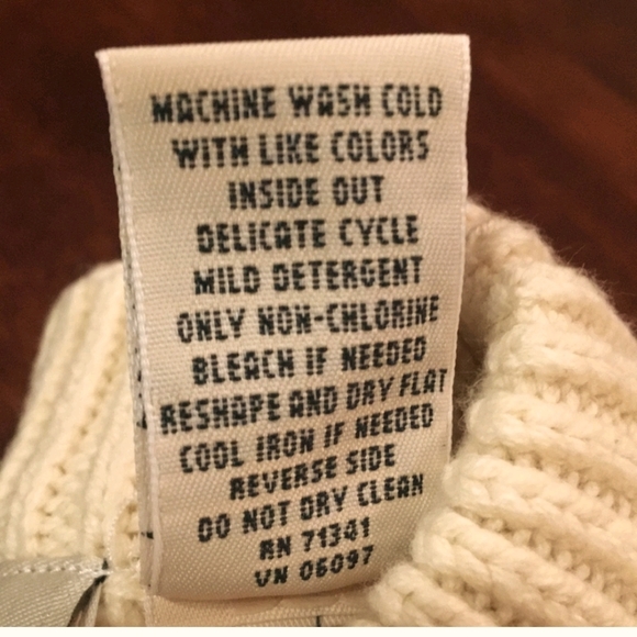 L.L. Bean kids cable knit sweater - Picture 6 of 10